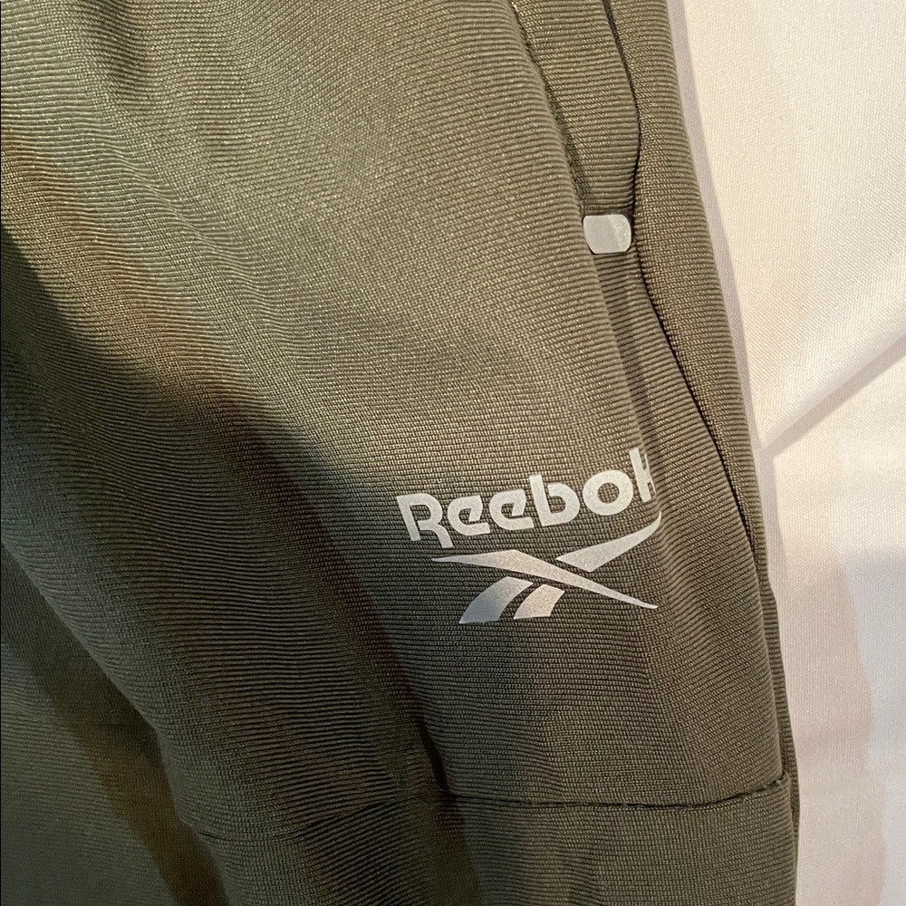 Reebok Men’s Olive Drawstring Jogger Pants - Picture 3 of 4